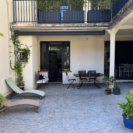 Charmant Appartement En Pierres Bourgoin-Jallieu Bagian luar foto