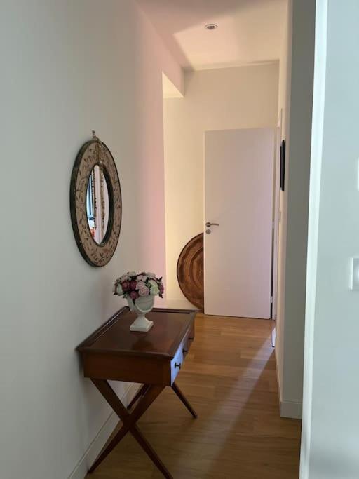 Charmant Appartement En Pierres Bourgoin-Jallieu Bagian luar foto